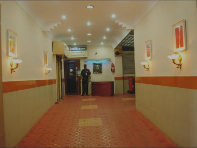 Neeranand Dalhousie- A Pure Vegetarian Hotel Calcutta Exteriör bild